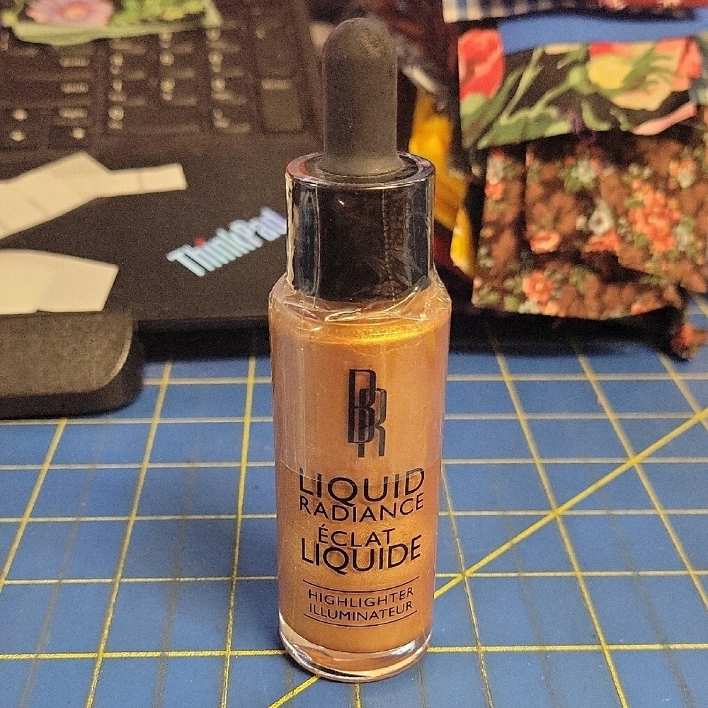 Banana Republic Liquid Radiance Highlighter - Gold Dust 30ml Nrw Sealed Bottle